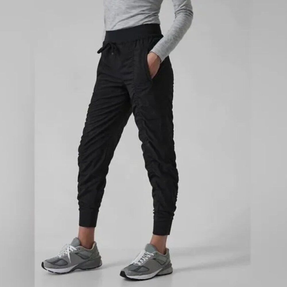 ATHLETA Attitude Fully Lined Ankle Jogger Pant in Black Size 0